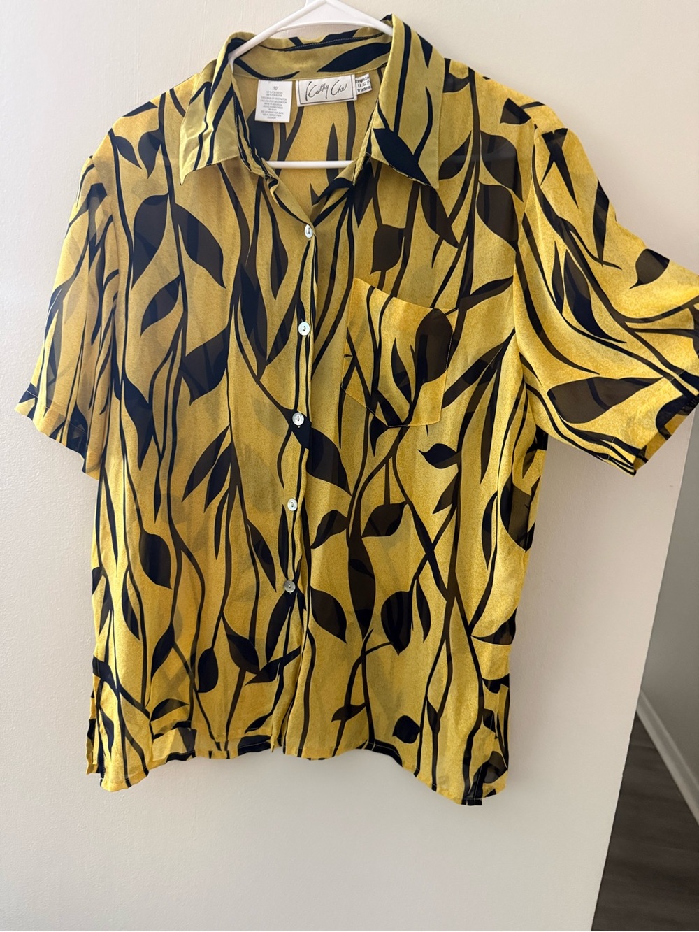 Women’s Short-Sleeve Yellow Leaf Print Shirt